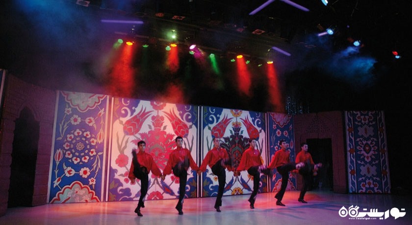 اجرای نمایش های شبانه در هتل